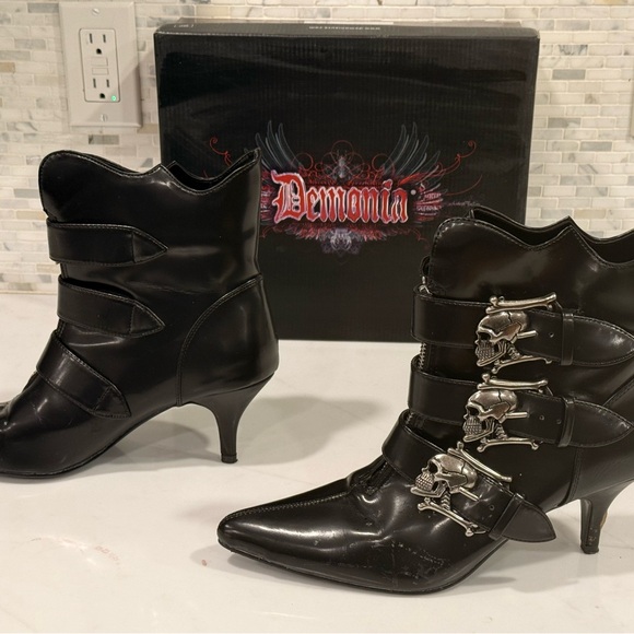 Pleaser Women's Black Pointed Skull Buckle Ankle Boots - Picture 2 of 7